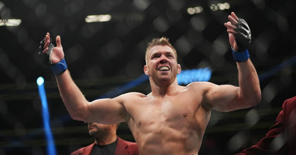 Dricus Du Plessis warns Israel Adesanya before potential bout